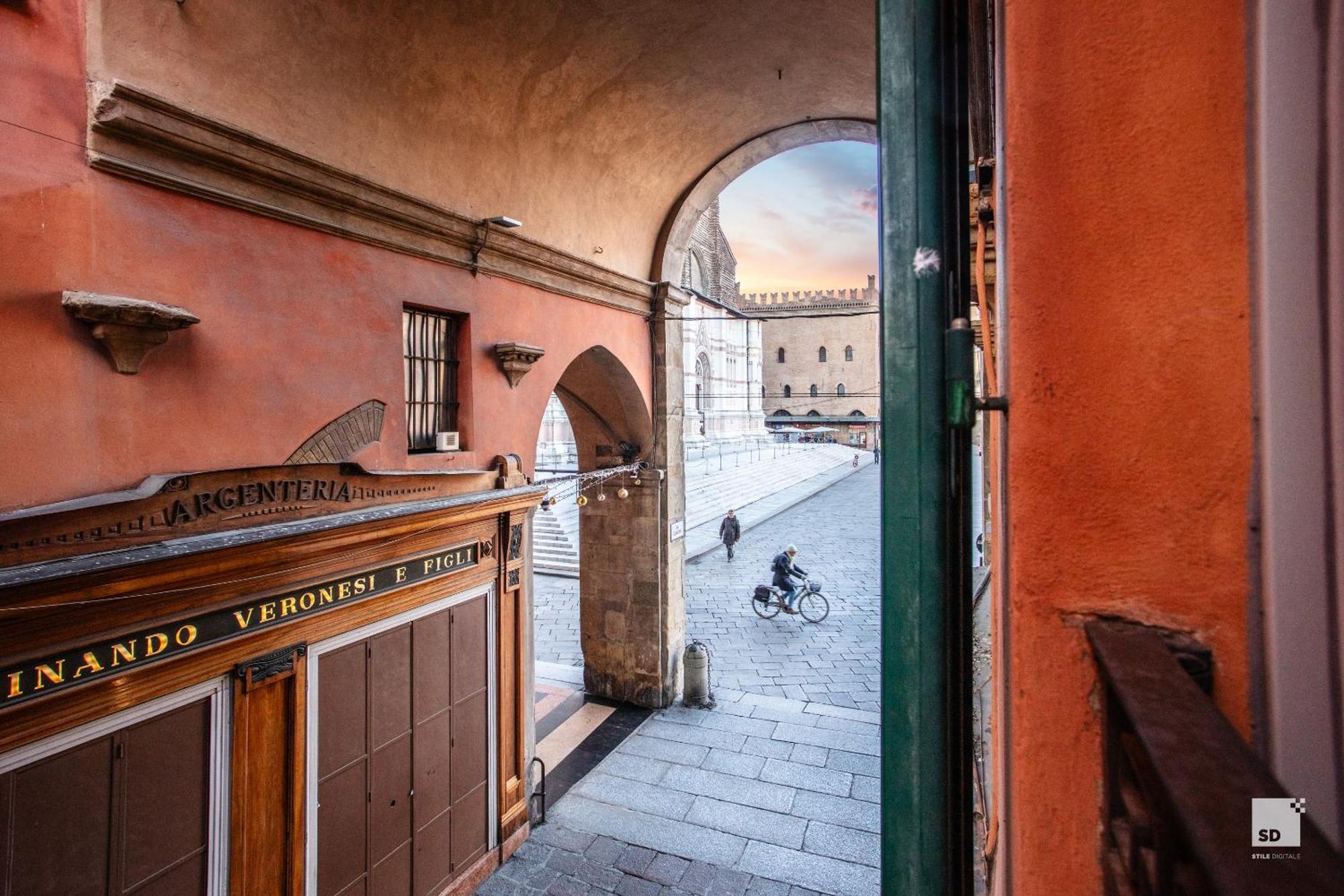 Urbanicooh Guidozagni - Piazza Maggiore View بولونيا المظهر الخارجي الصورة